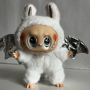 Angel in the cloud Labubu, lafufu, Bunny with Silver Wings – brand new in box